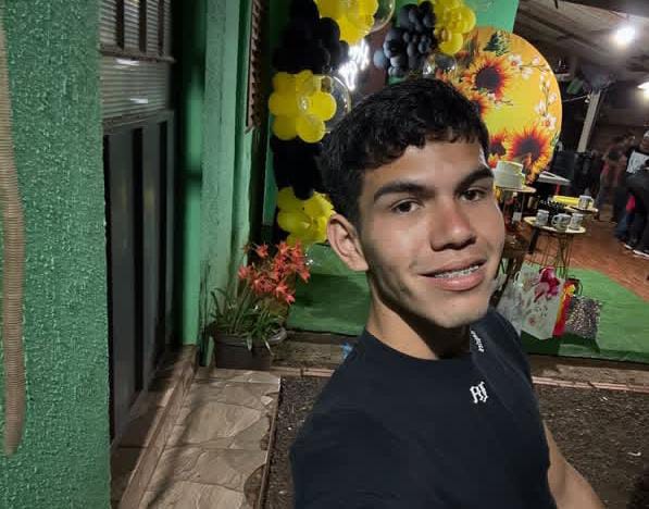 Sou muito calmo carinhoso romântico  — foto 3 de 3