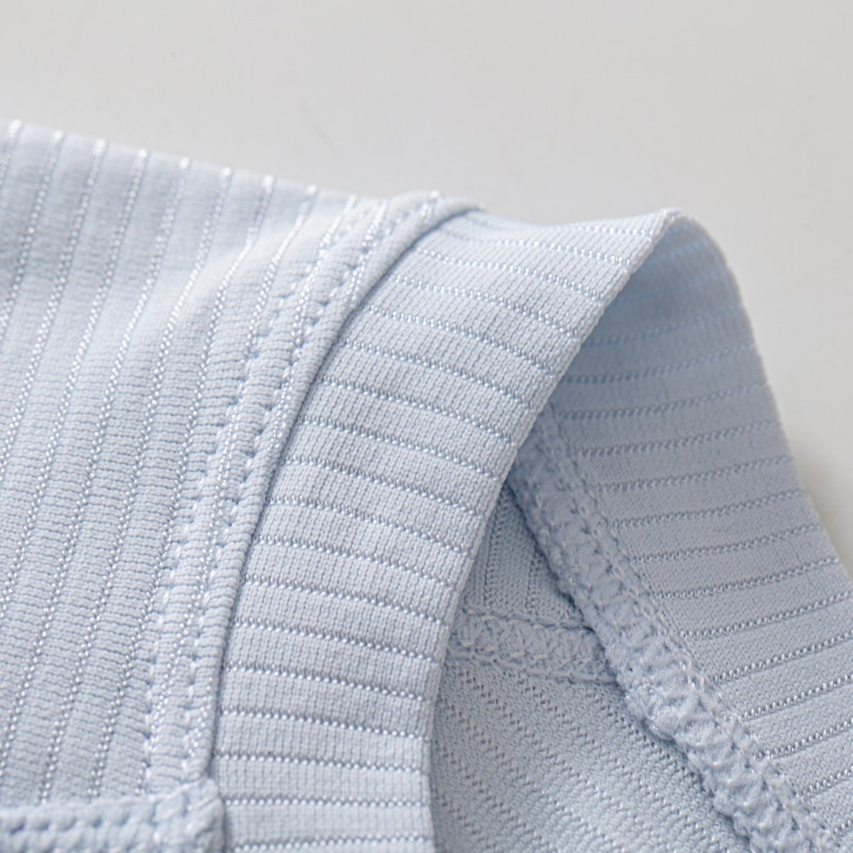 Ribbed Jacquard Neckline