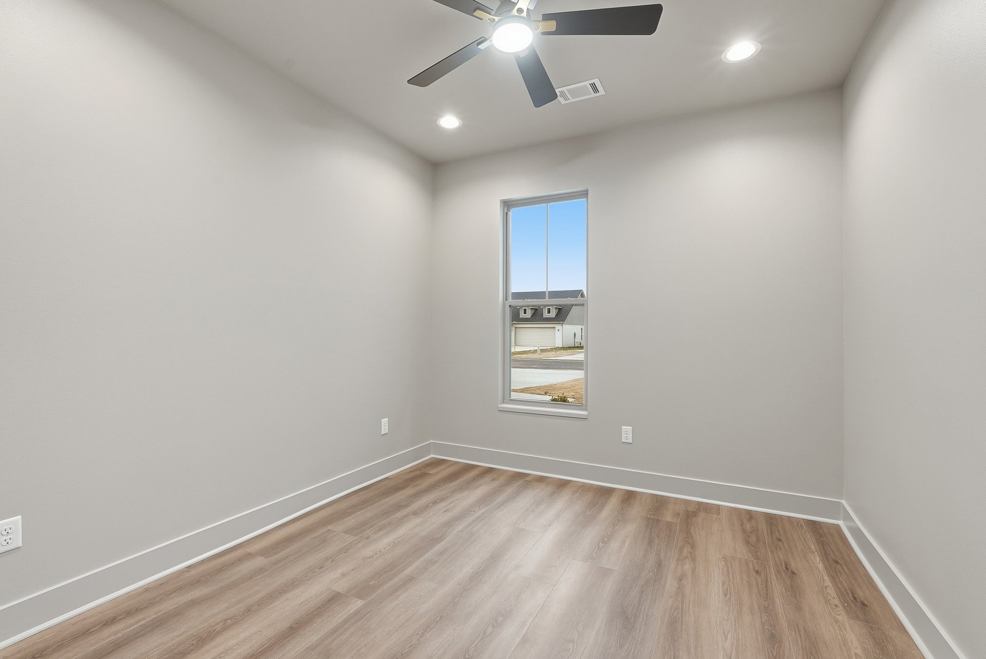 East Meadows New Construction - Thumbnail 28