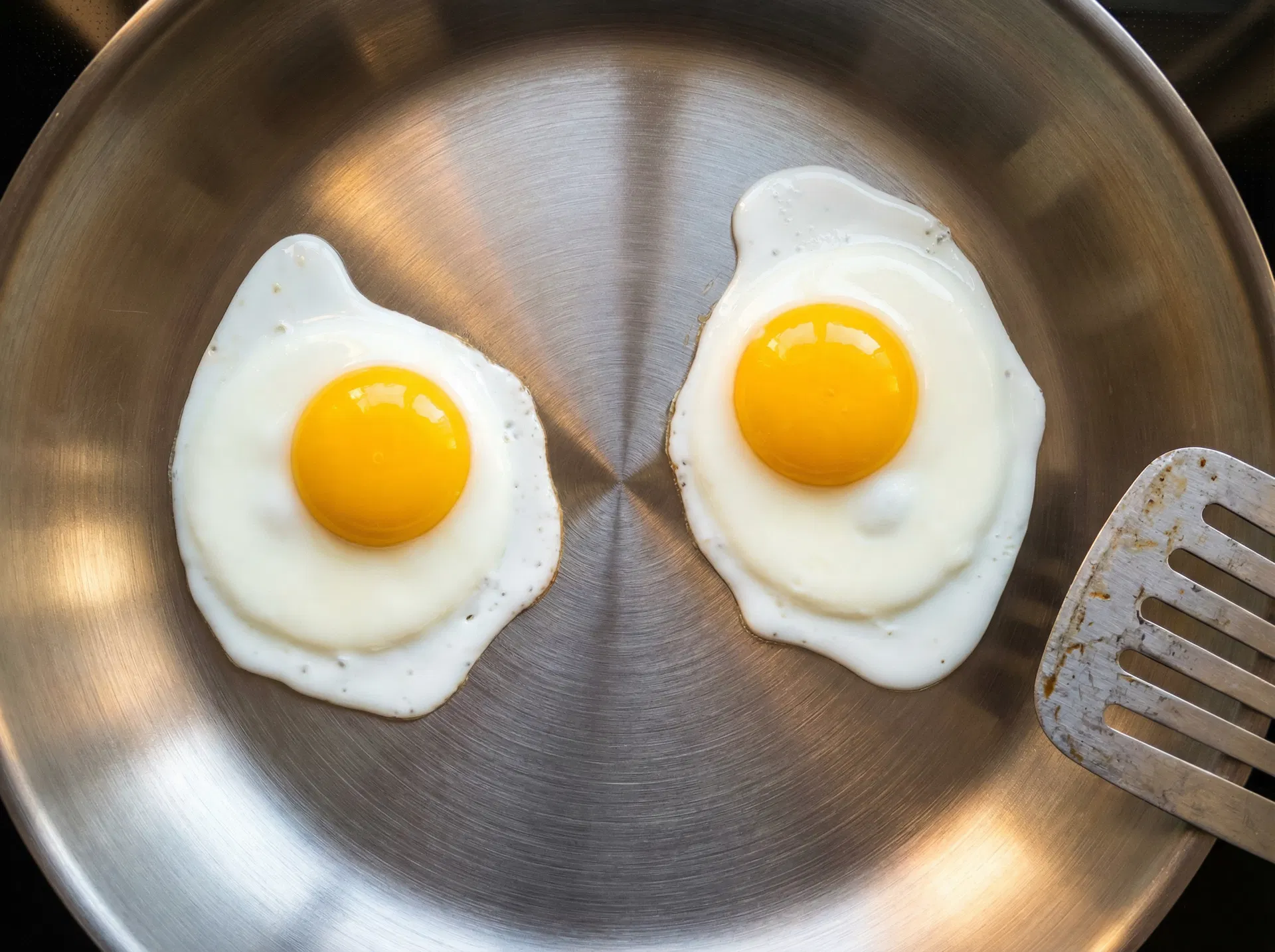 Perfect eggs in TitanCore pan