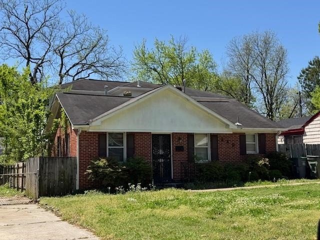 449 Fernwood Ave, Memphis, TN 38106 - Photo 1