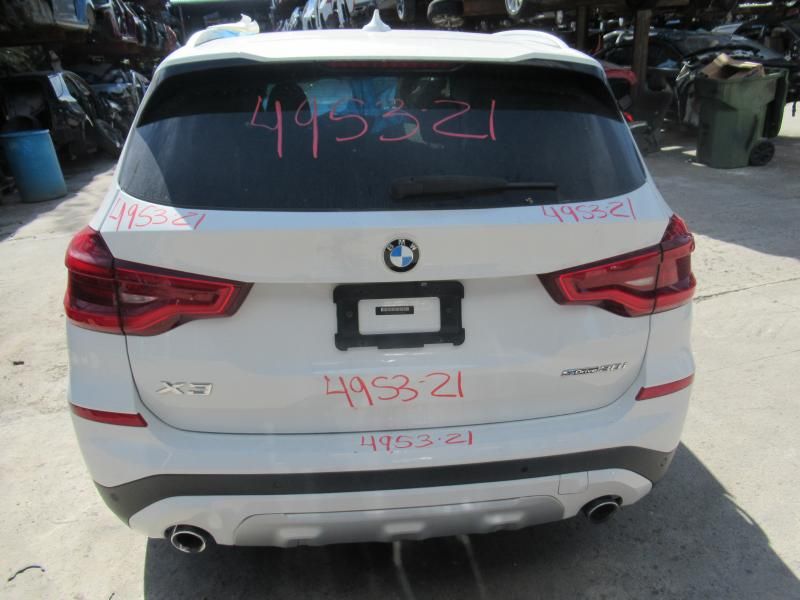 E977AA3CED0541059A925EC57DC54527012_web