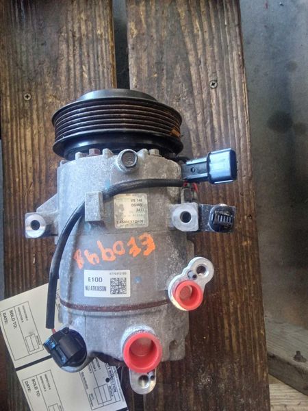 Compresor A/C Hyundai Elantra 2015-2020 Usado - Imagen 1