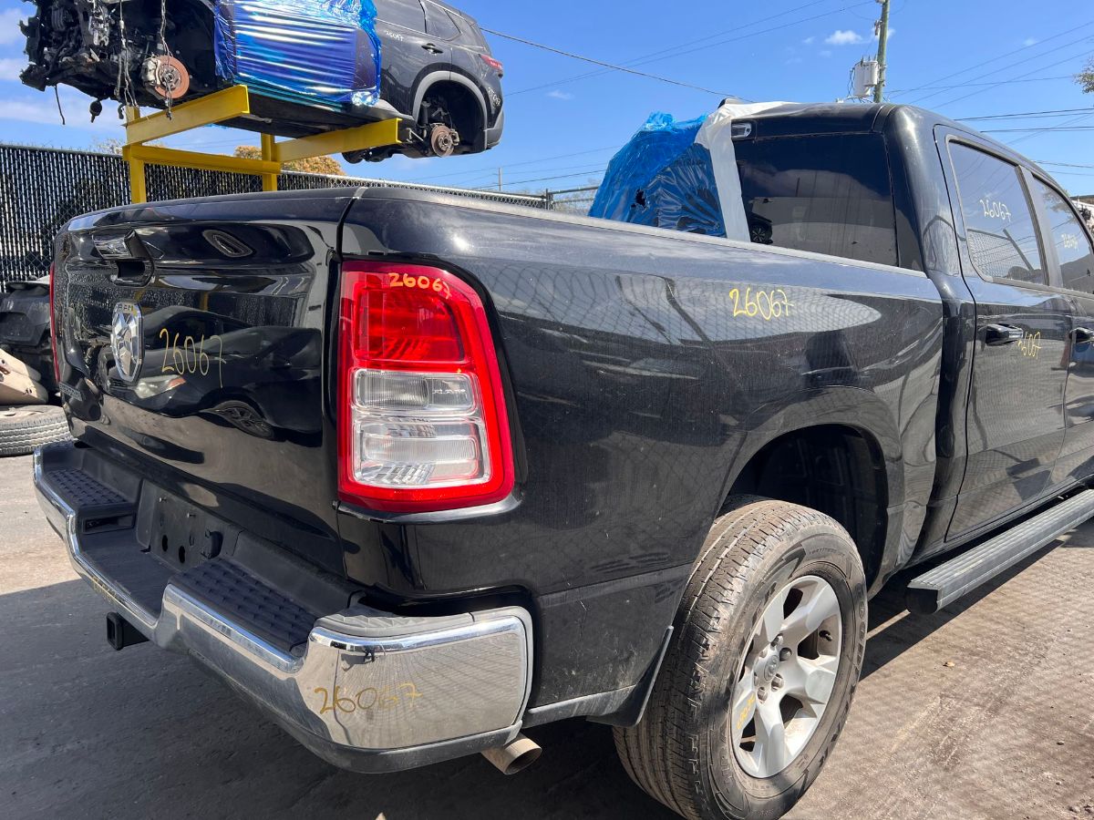 Luz Trasera Derecha Para Dodge Ram 1500 2019 2026 - Imagen 1