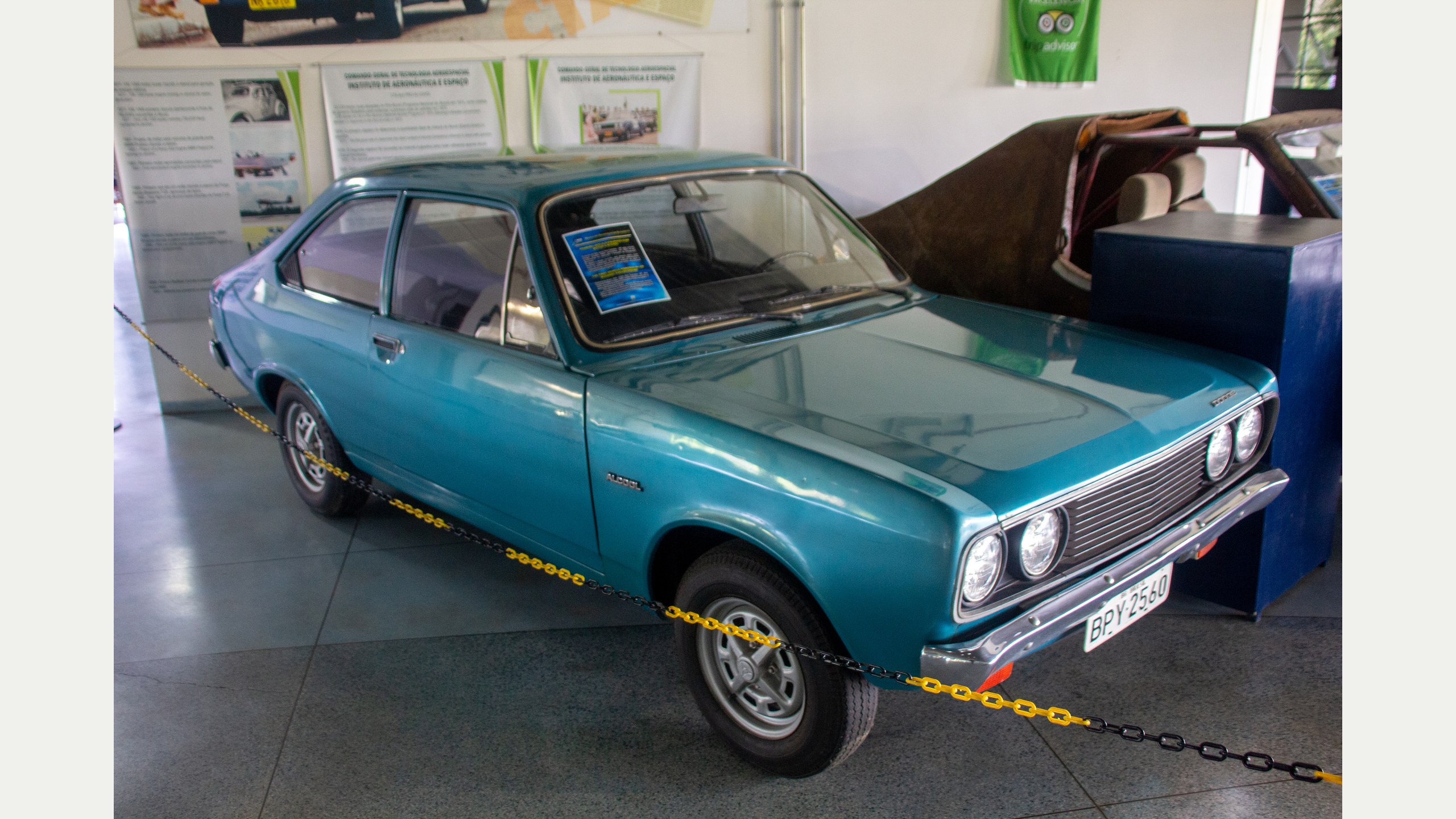 Dodge 1800 experimental a álcool exposto no Memorial Aeroespacial Brasileiro, fotografado em 2019
