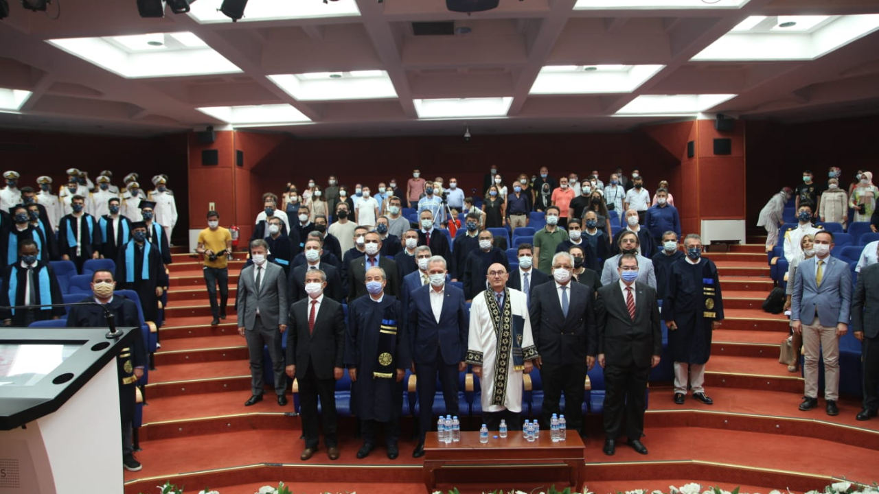 YTÜ Gemi İnşaatı ve Denizcilik Fakültesi mezuniyet töreni gerçekleştirildi!