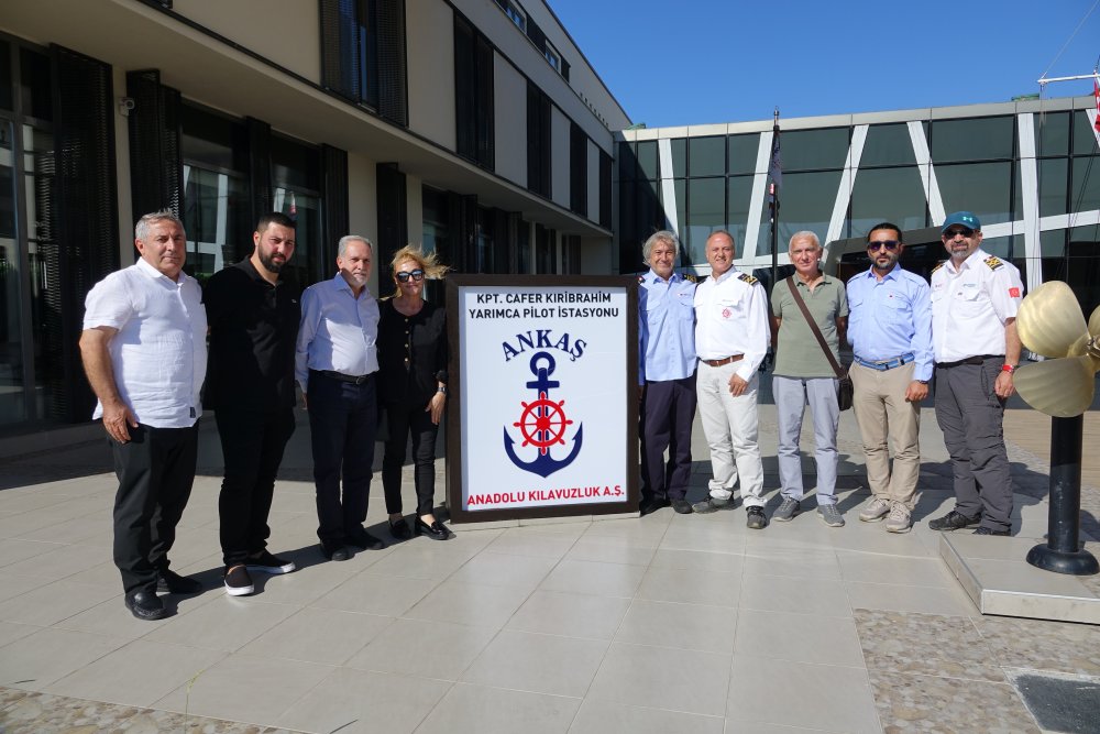 ANKAŞ-DEKAŞ Yarımca Kılavuzluk İstasyonu'na Kapt. Cafer Kıribrahim'in adı verildi