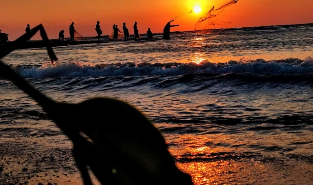 Asi Nehri'nin Akdeniz'le buluştuğu noktada av keyfi!