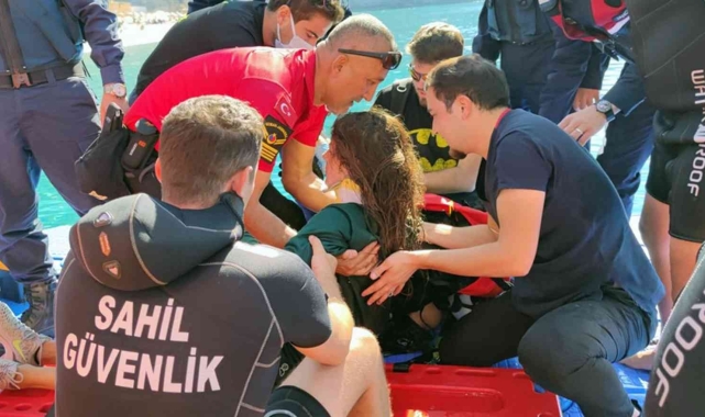 Ukraynalı paraşütçü denize düştü, Sahil Güvenlik müdahale etti!