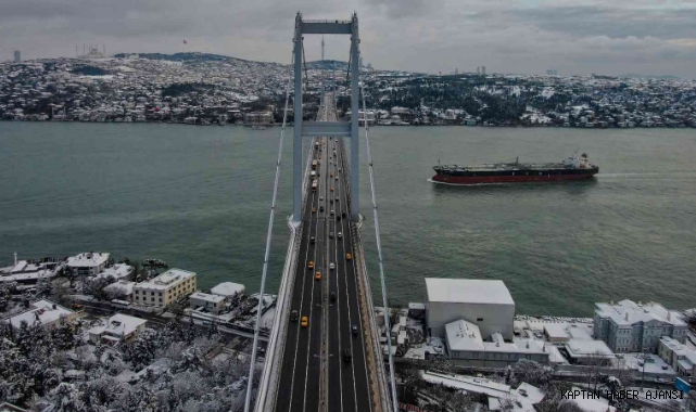 Beyaza bürünen İstanbul Boğazı havadan görüntülendi