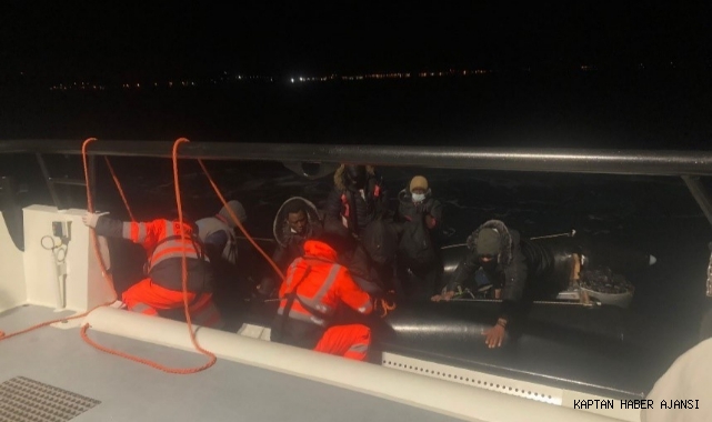 Ayvalık'ta 10 düzensiz göçmen kurtarıldı!