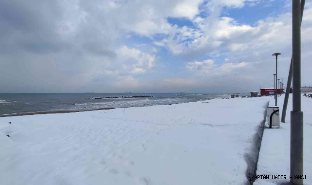 Sakarya'nın Karadeniz'e kıyısı beyaza büründü
