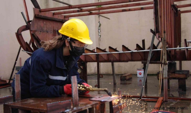 Gemi inşa öğrencisi kadınlar Sürmene Tersanesi'nde!