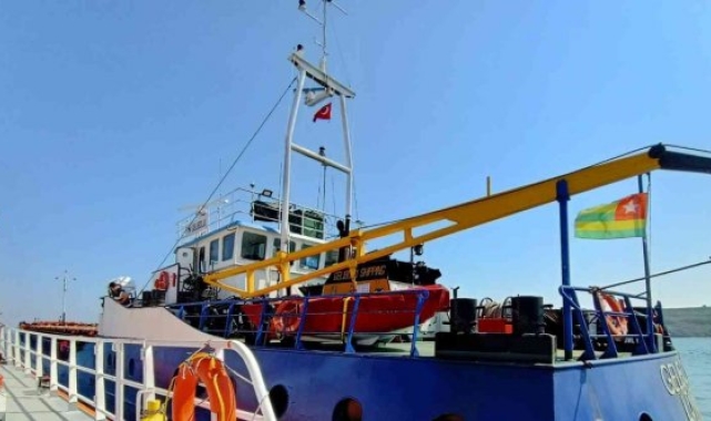 Çanakkale Boğazı'nda karaya oturan gemi kurtarıldı