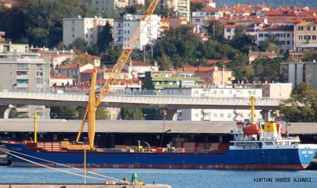 Rusya, Ukrayna sahipli gemiye mürettebatıyla birlikte el koydu iddiası