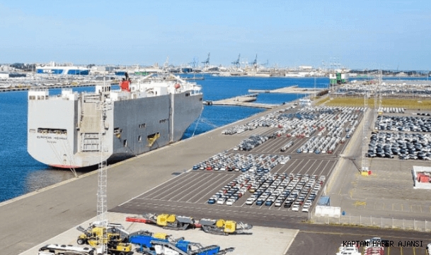 Rusya bağlantılı binlerce lüks araba Zeebrugge Limanı'nda birikiyor