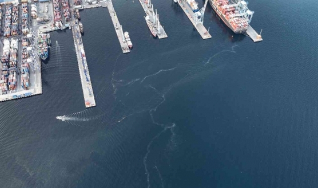 Marmara Denizi'nin kabusu: Beylikdüzü açıklarında müsilaj izleri görüldü