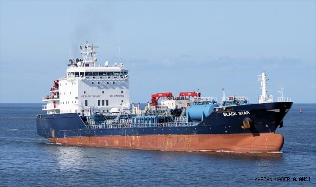 Türk sahipli gemi Black Star'ın Barselona'ya yanaşmasına izin verilmedi!