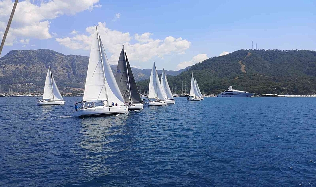 Fethiye'de tekneler Atatürk anısına yarışıyor