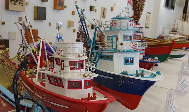 Minyatür gemiler görenleri şaşkına çevirdi