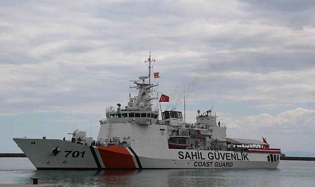 Şehit ve gazi ailelerinde savaş gemisinde yemek