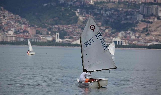 Yelken yarışlarında ödül heyecanı