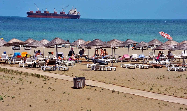 Mavi bayraklı plaja yoğun ilgi