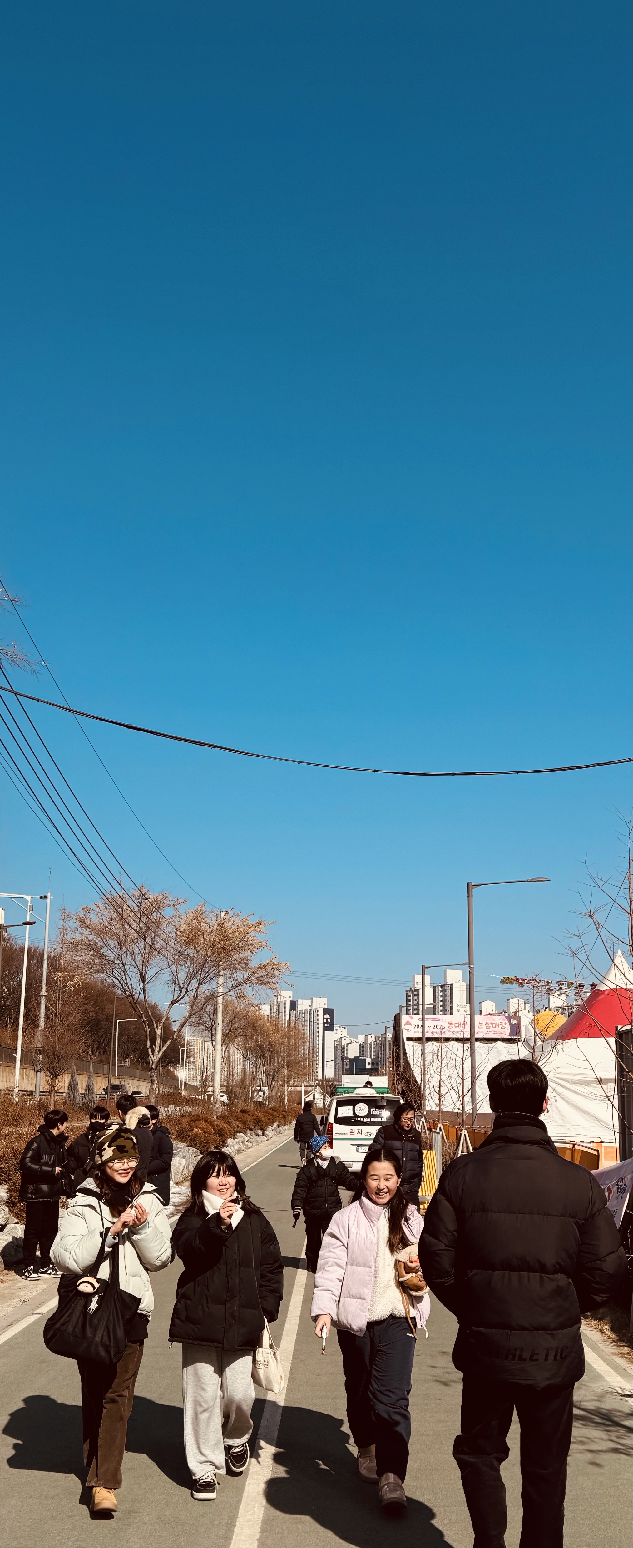 경기장에서 퇴장하고 복귀합니다.
