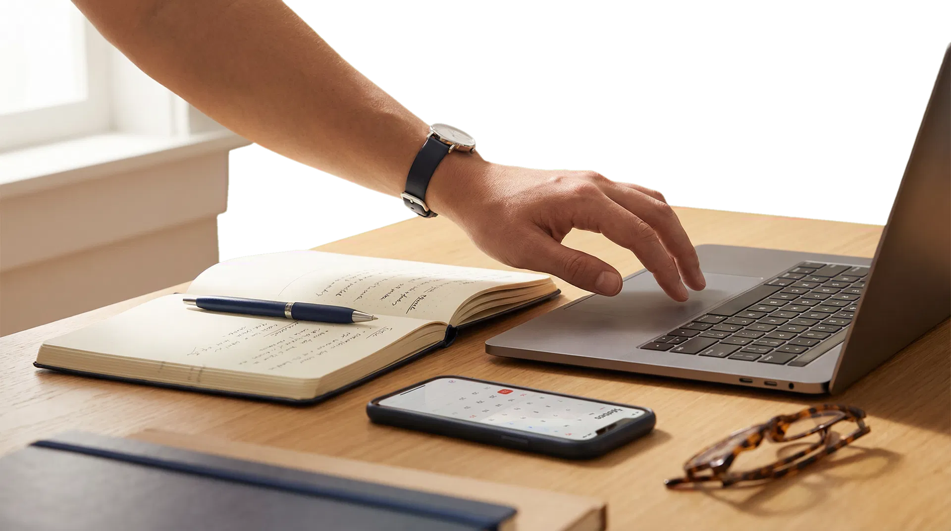 Professional desktop scene representing responsive client communication