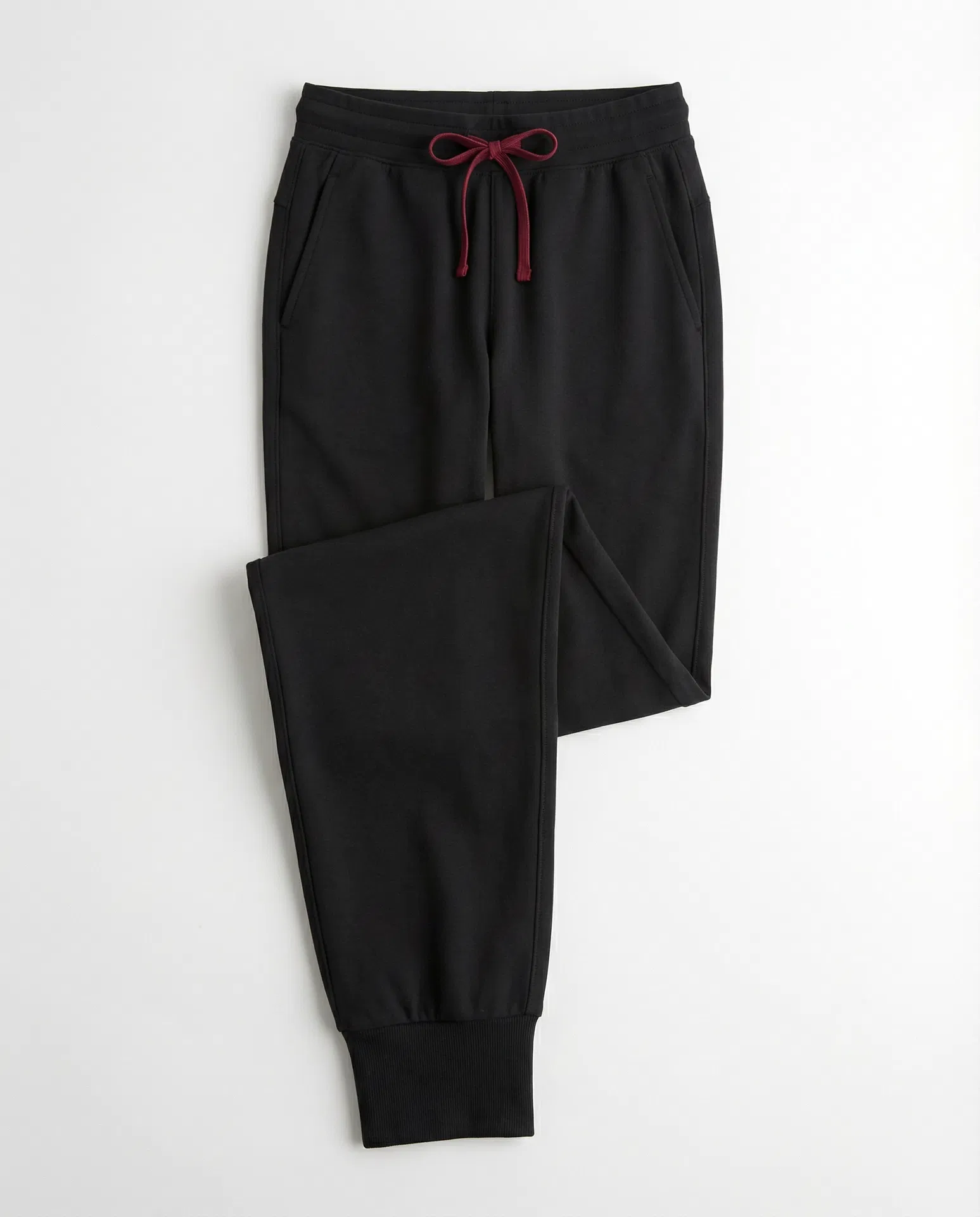 The Rundown in black color - For the mornings that start at the gym and end at the grocery store and somehow include a coffee meeting in between