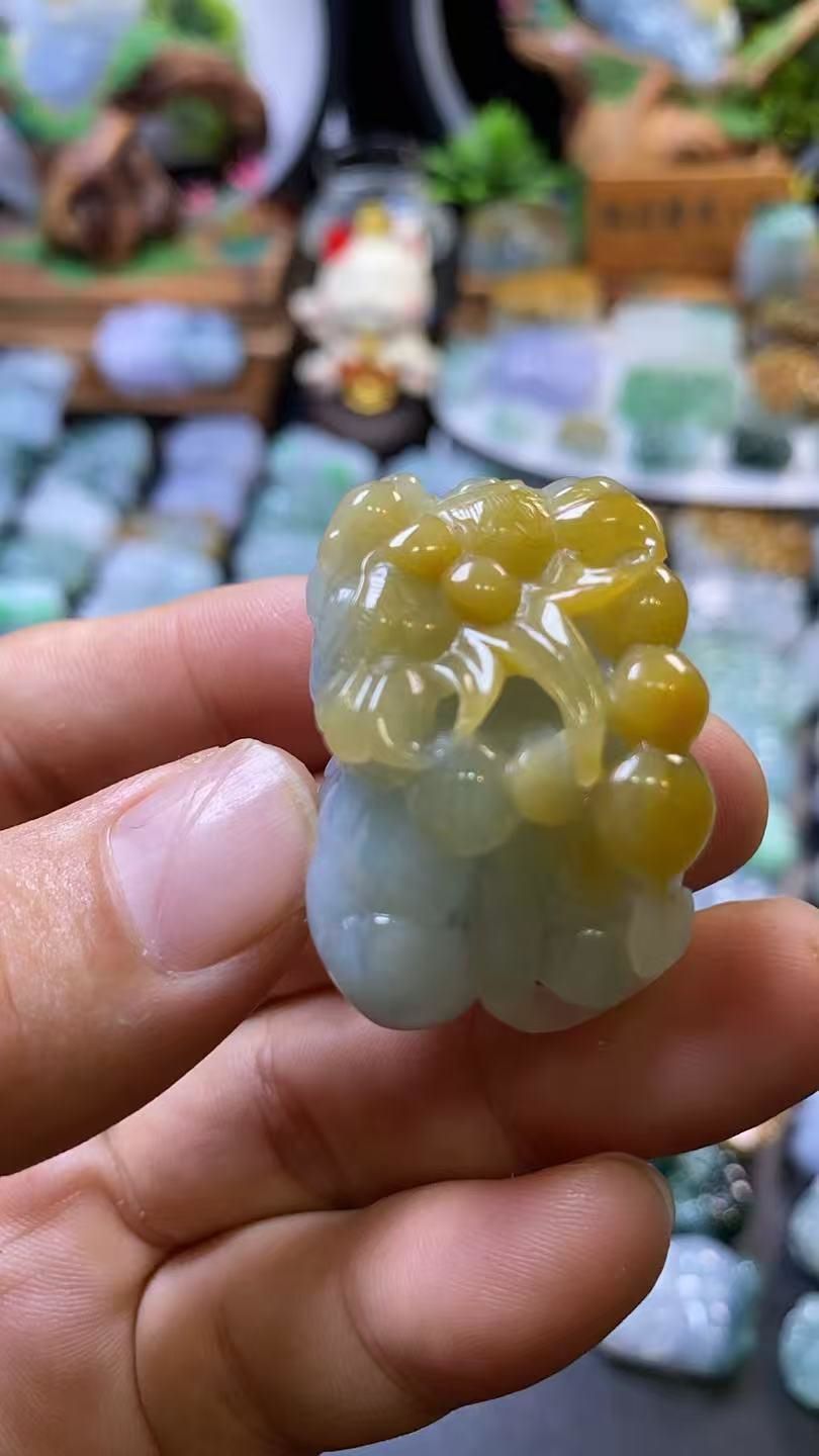 細糯黃袍加身獅身含珠