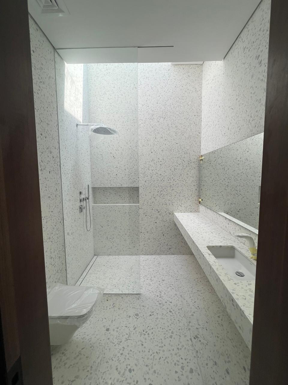 تنفيذ وترميم الحمامات