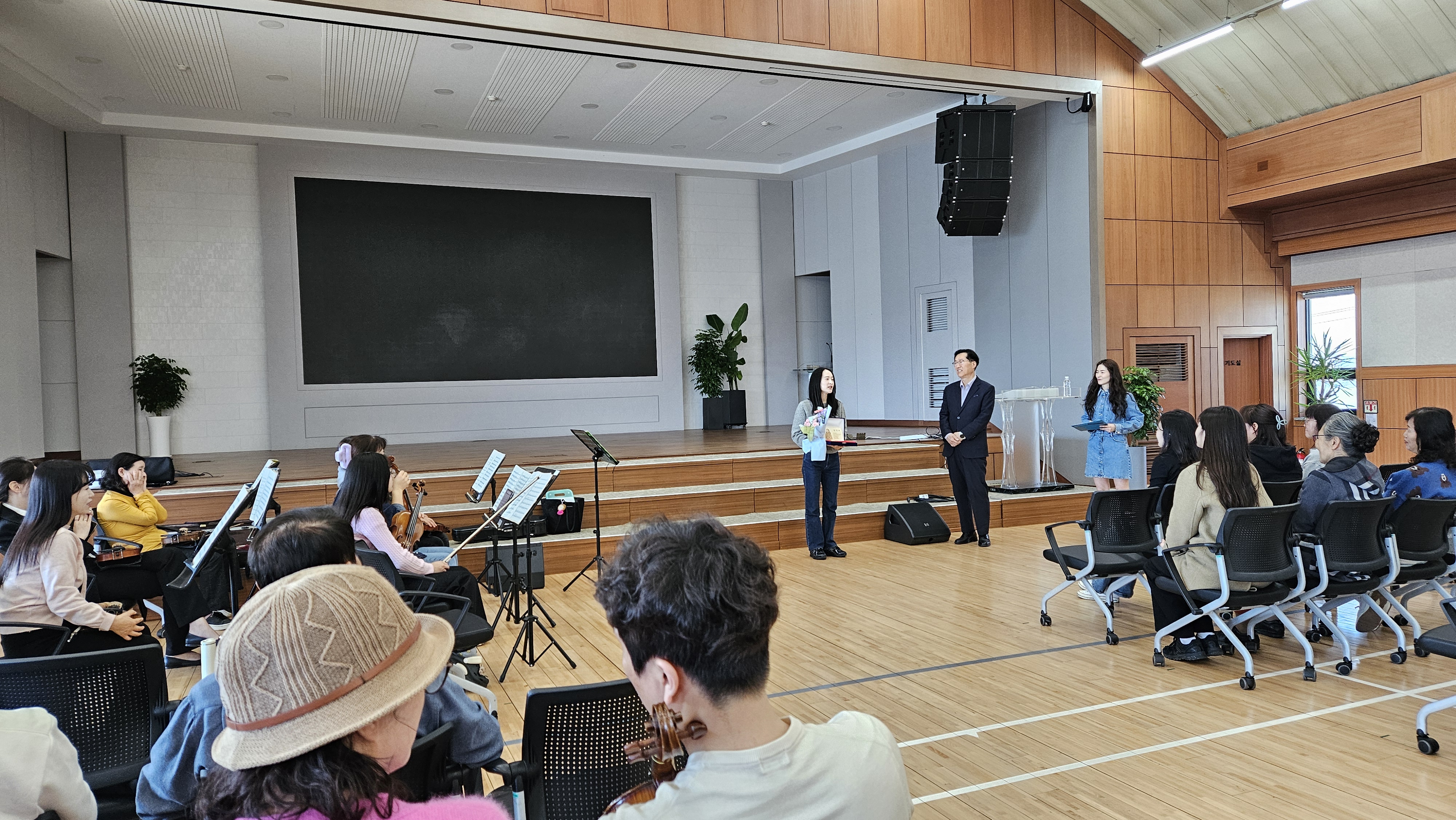 20260415(플루트 감사폐전달 및 강사 소개)