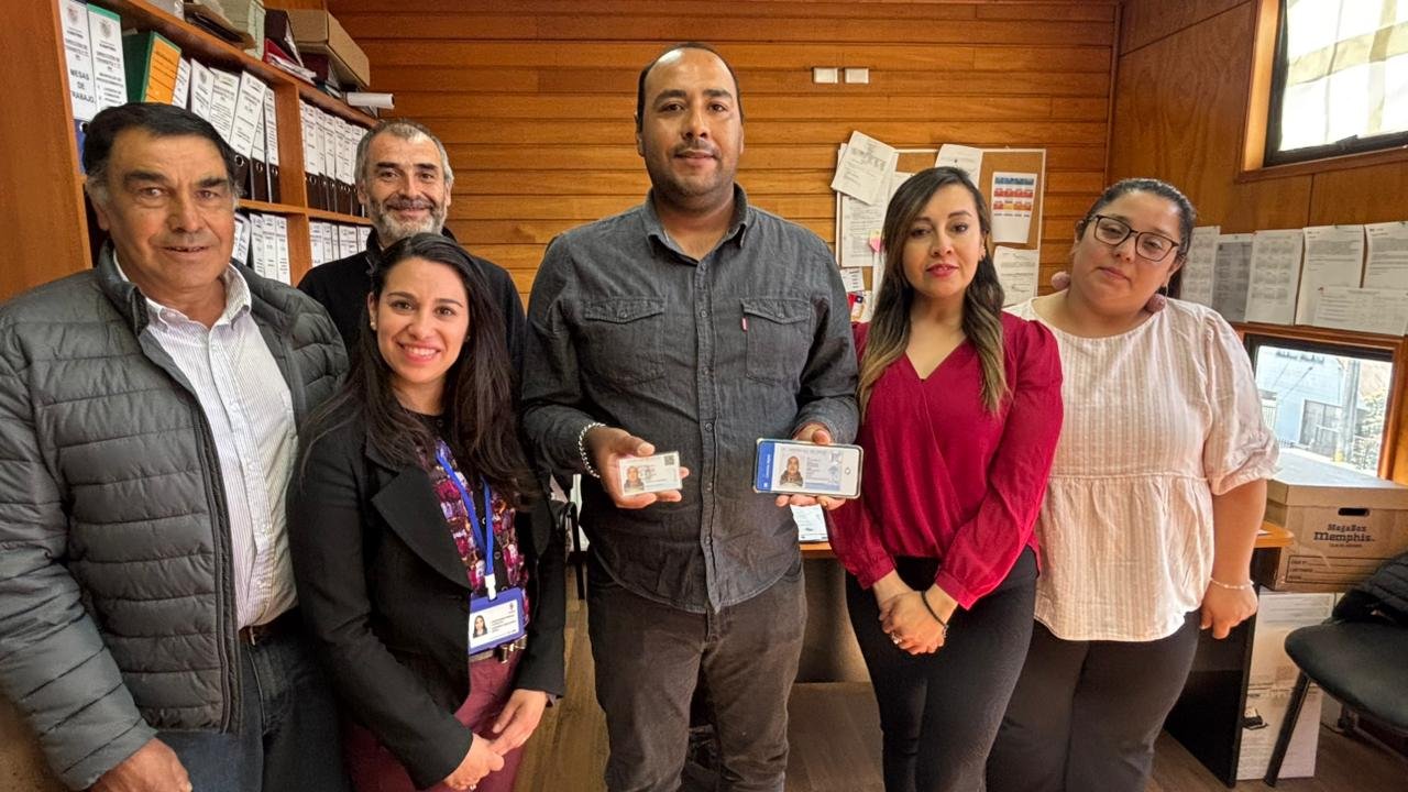 Hito en Castro: Después de 20 años persona sorda obtiene licencia de conducir