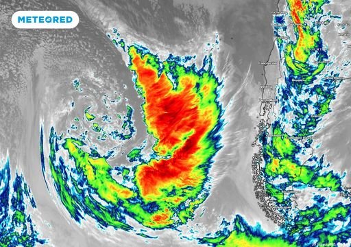Sistema frontal deja más de 65 mil hogares sin luz en el país: Valparaíso es la región más afectada