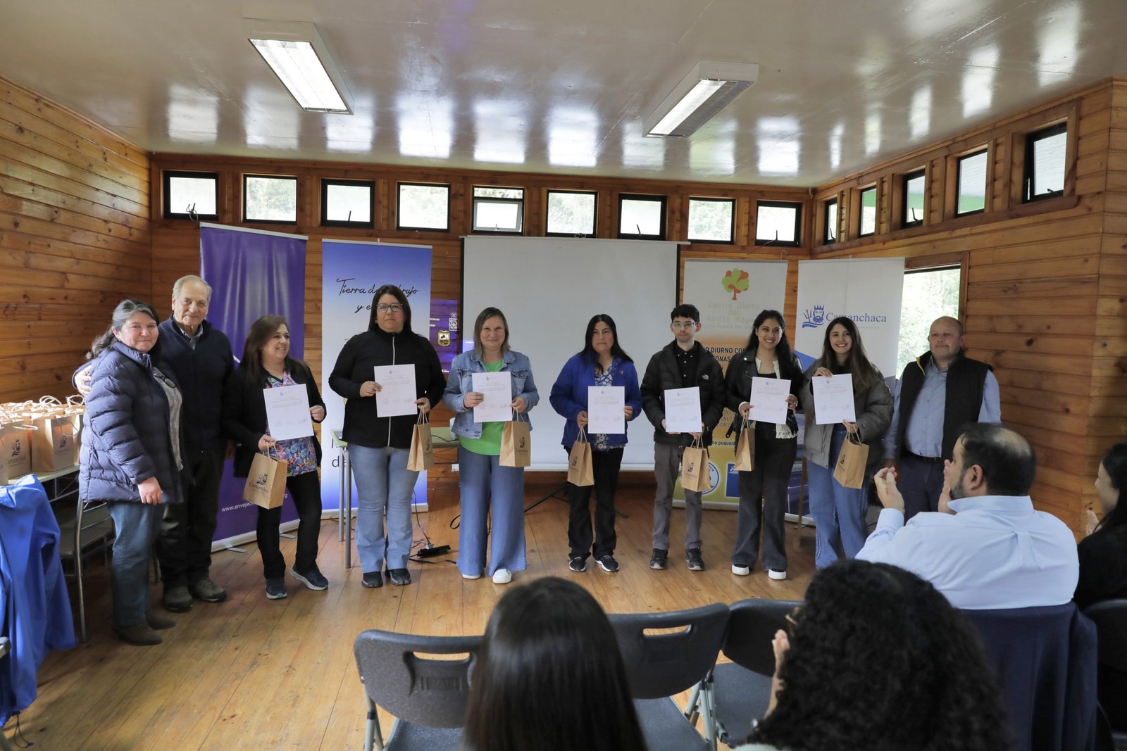 Puqueldón: Certifican a 60 líderes para el envejecimiento activo en Chiloé