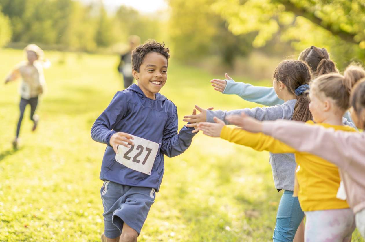 Triunfo Dorado: Equipo Linares Brilla en Torneo Promesas del Sur