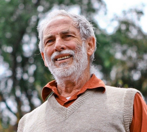 Héctor "Tito" Noguera: Chile Despide a una Leyenda del Teatro y la Televisión