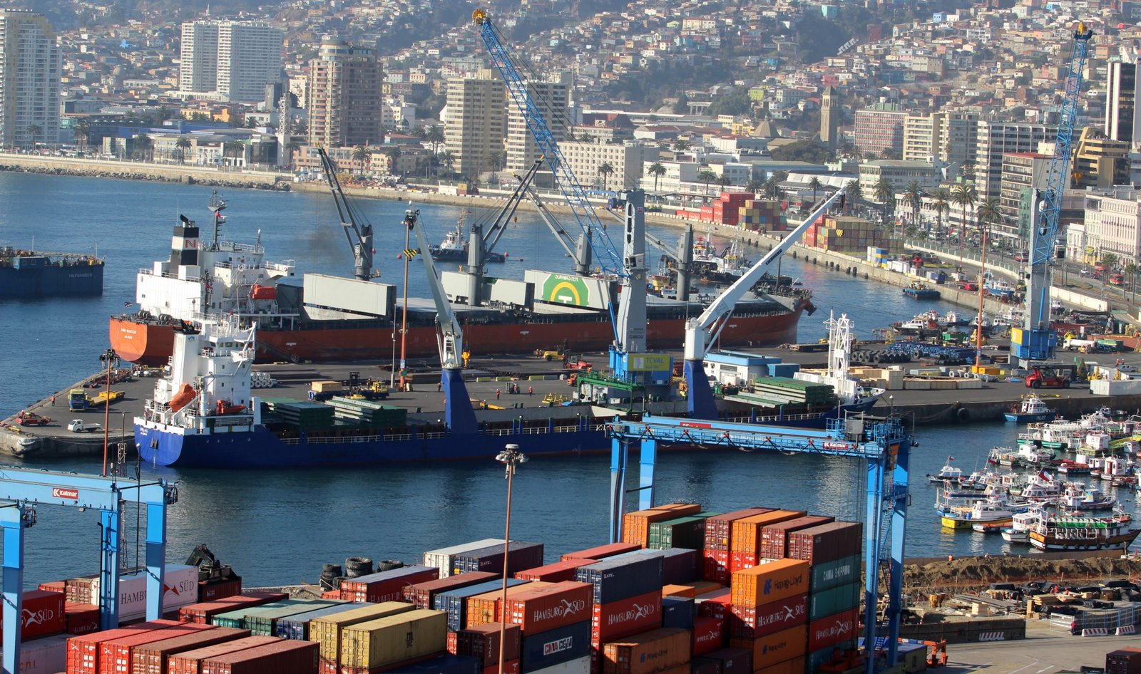 Imacec de septiembre crece 3,2% impulsado por el fuerte dinamismo del comercio y los servicios