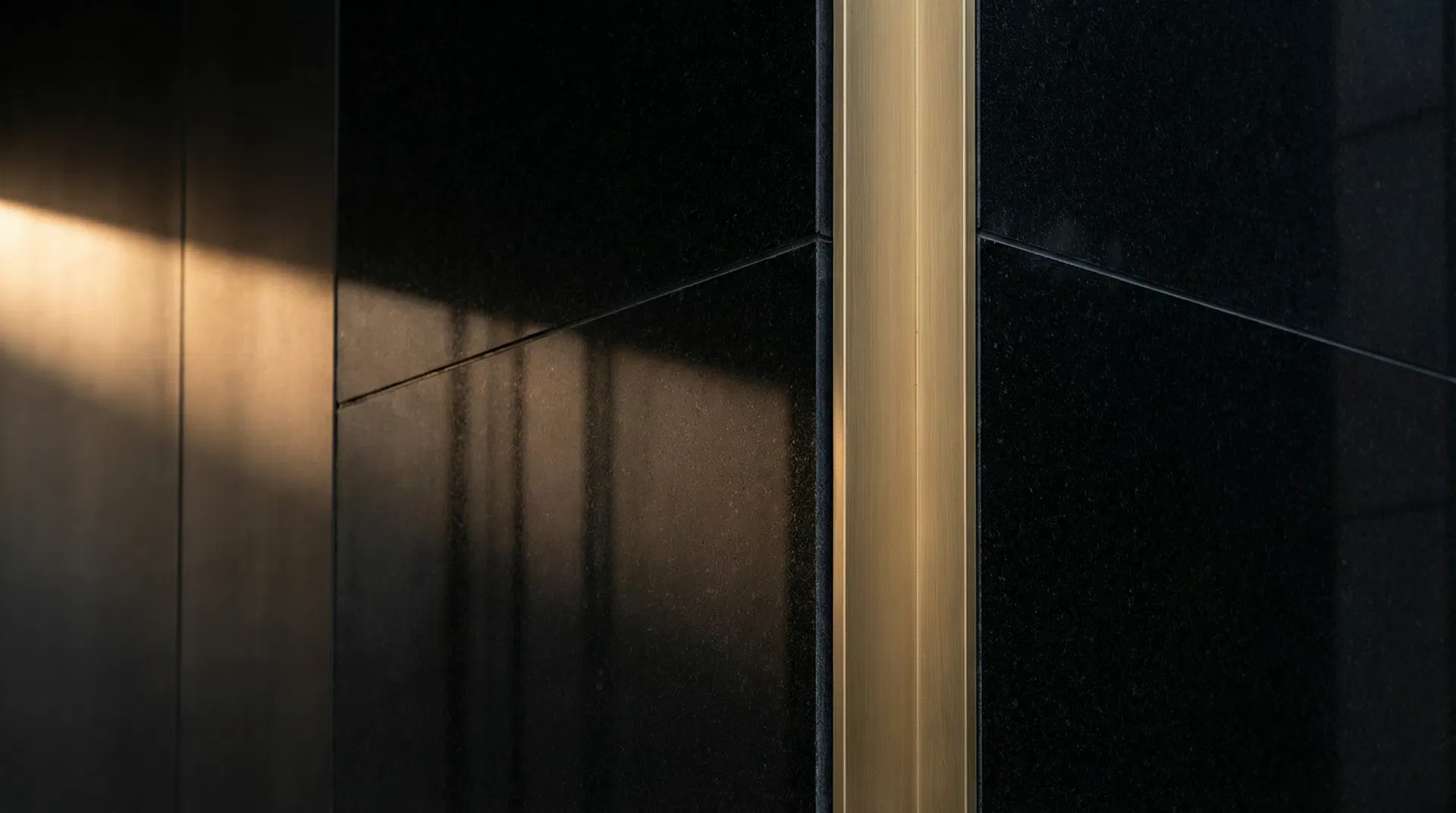 深色建築紋理背景 — 加入 InvestWithWei 訂閱投資月報與市場觀點