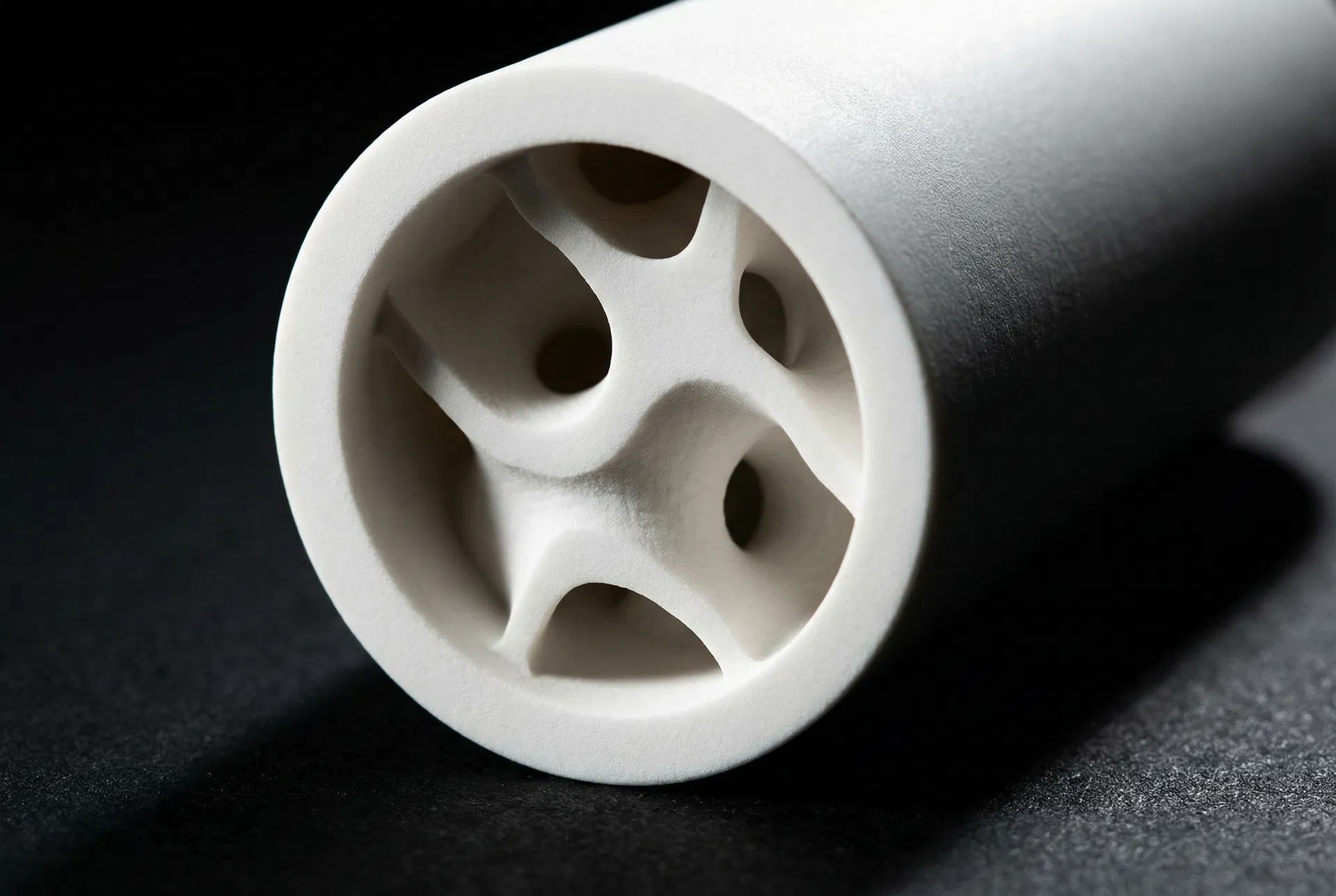 Close-up of CeracOne ceramic gyroid internal structure