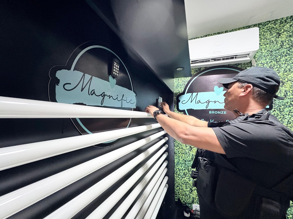 Ação conjunta interdita clínica de estética clandestina em Niterói