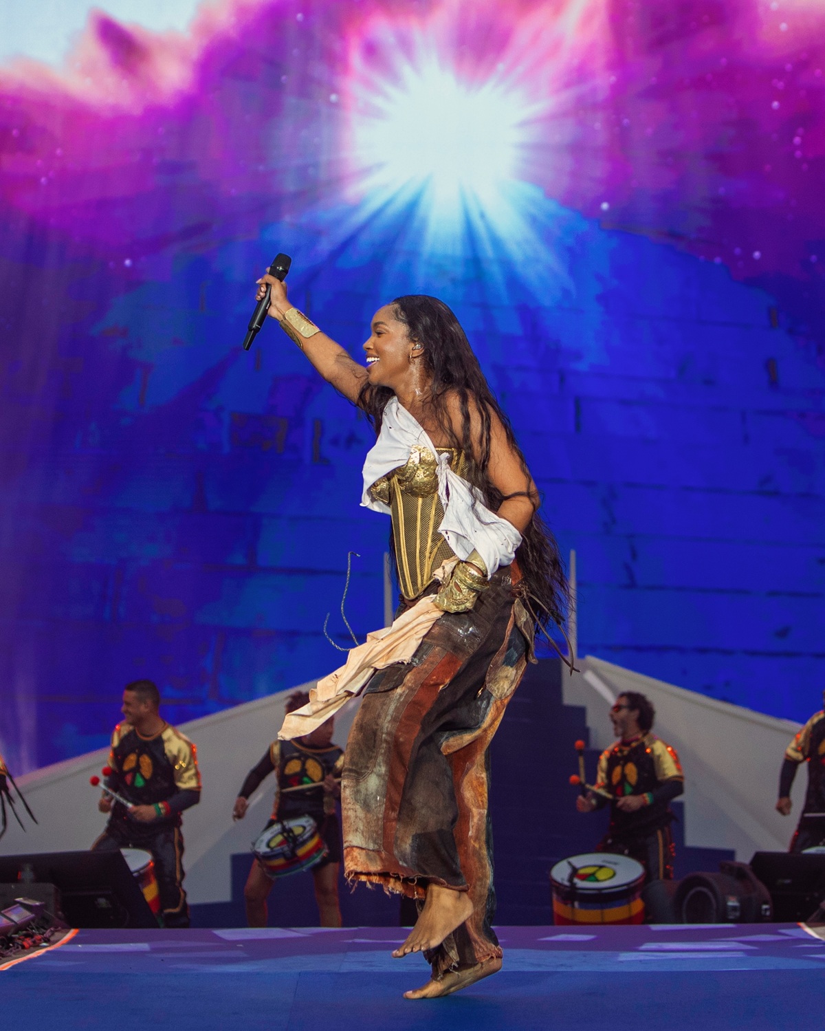 Niterói completa 13 meses sem registrar casos de feminicídio e celebra o Dia Internacional da Mulher com show da IZA