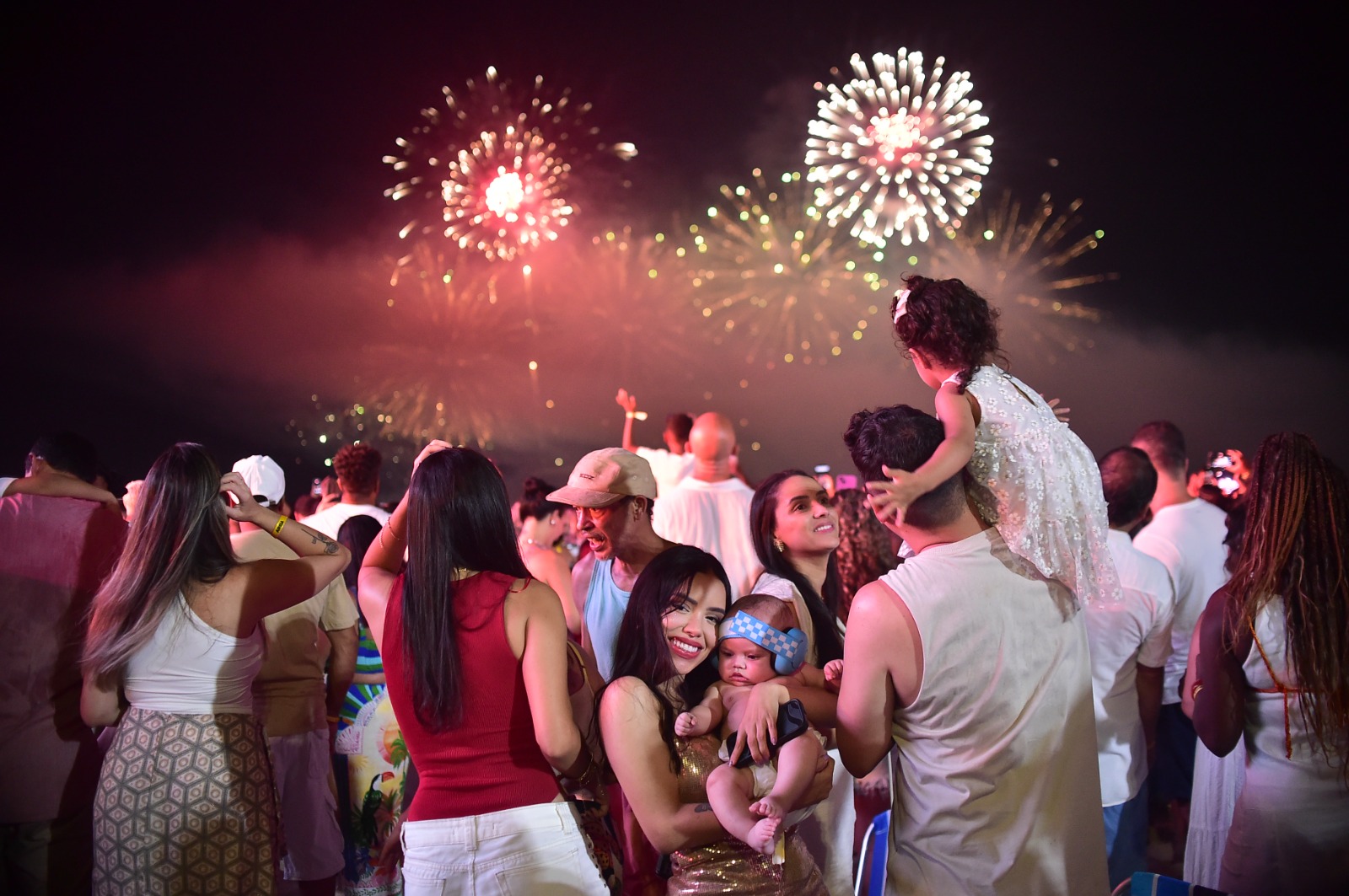 Operação especial de mobilidade durante o Réveillon em Niterói garantiu transporte para o público recorde na orla
