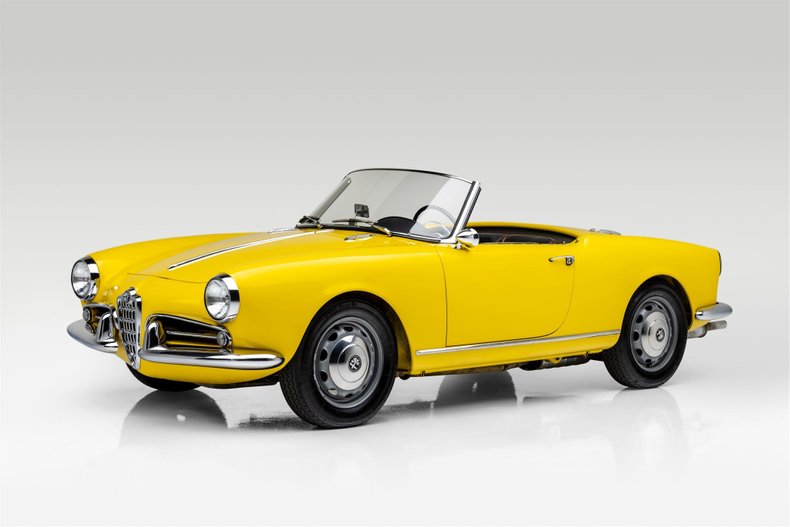 WC402 — Top w/Clear Plastic Window, 2 Passenger, short wheel base, 4 oval washers (vinyl hand roll binding original), Giulietta (1956-1959)