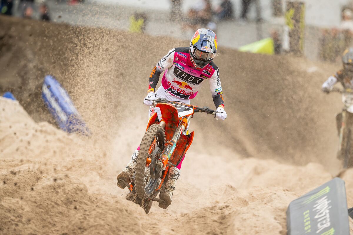 Eli Tomac Dominates Daytona Supercross for Record Eighth Win