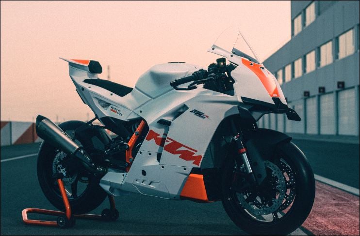 KTM Unveils Track-Focused 990 RC R
