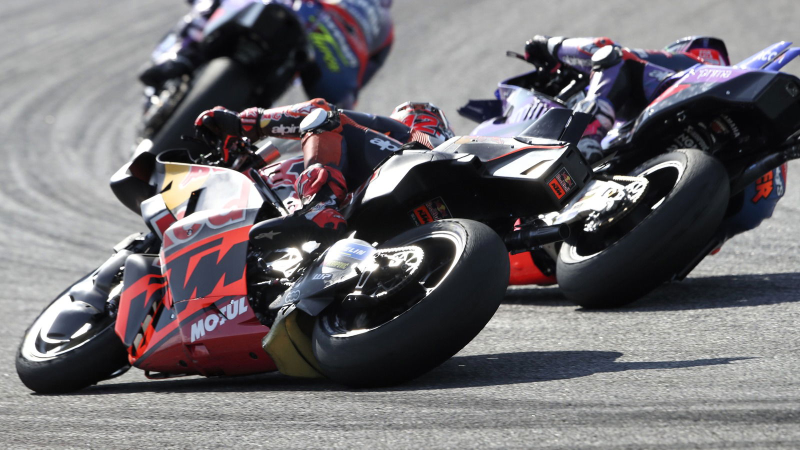 Acosta Takes Lead, Vinales Frustrated in Thailand