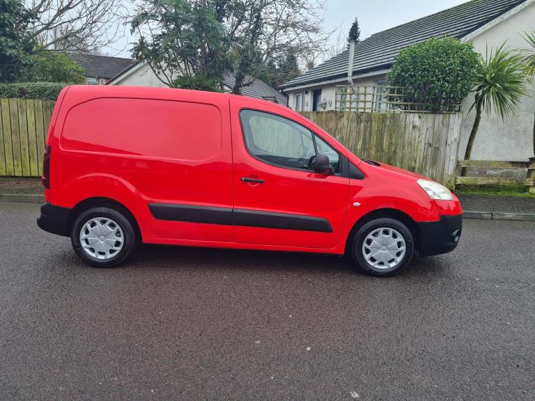 Bright Red 2012 Peugeot Partner Hdi Diesel 1560cc Face Lift Model Mot Until January 2027