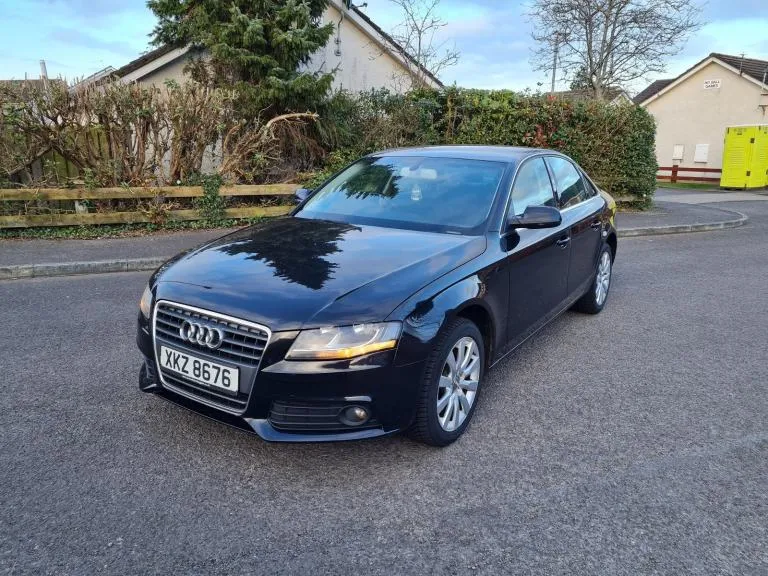 VERY NICE Gleaming Jet Black Diesel 2009 Audi A4 Se TDI 1968cc Diesel 120 Bhp Six Speed Gearbox